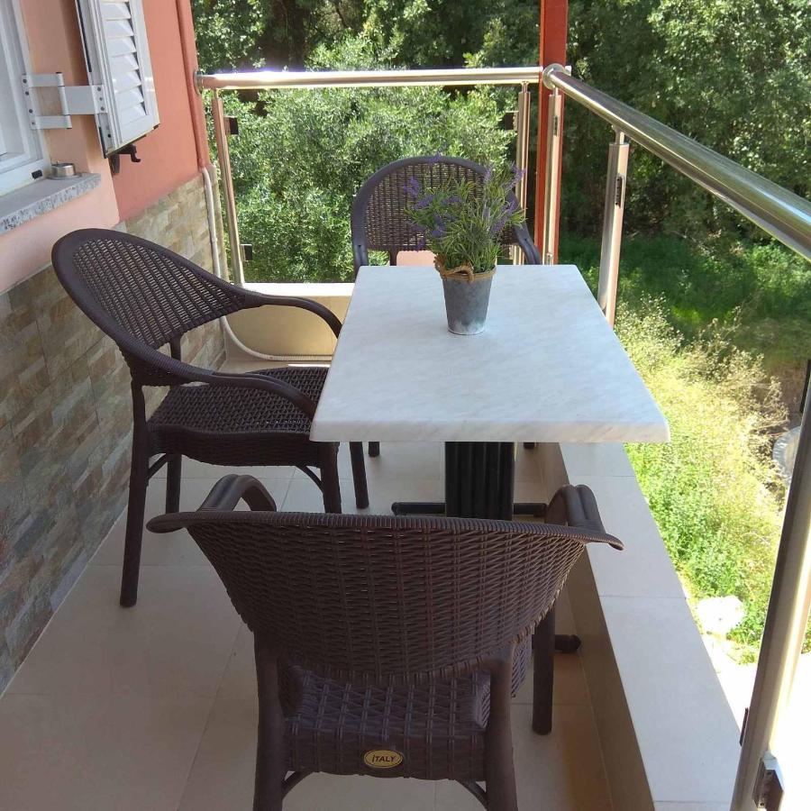 Elena Roza Apartment Meszongí Kültér fotó